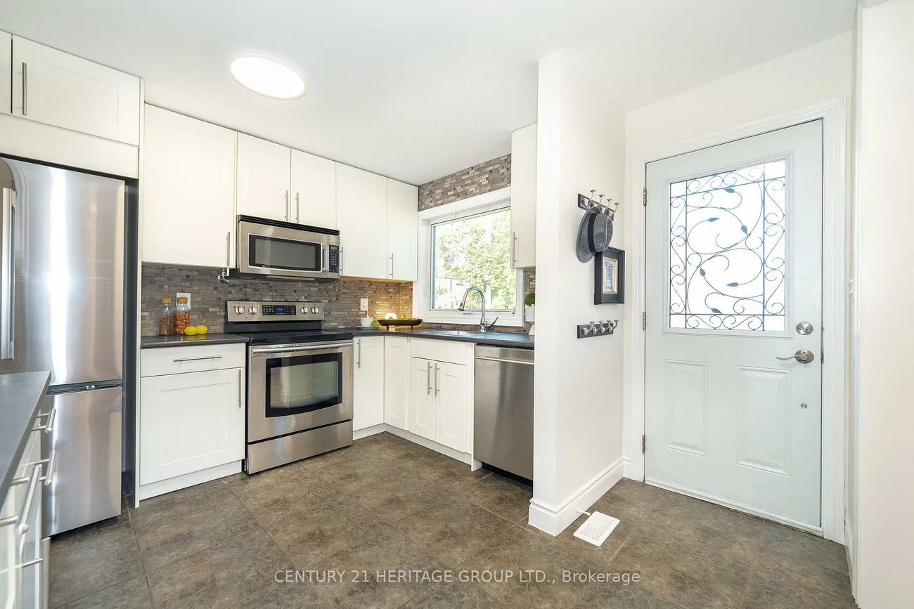 67, Savona, Alderwood, Toronto