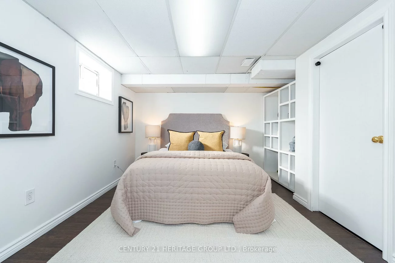 67, Savona, Alderwood, Toronto