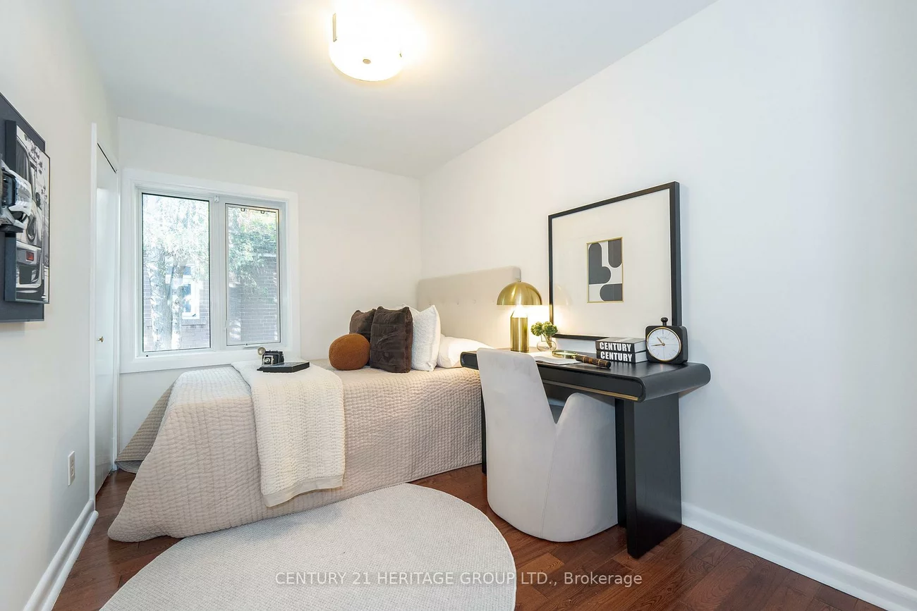 67, Savona, Alderwood, Toronto