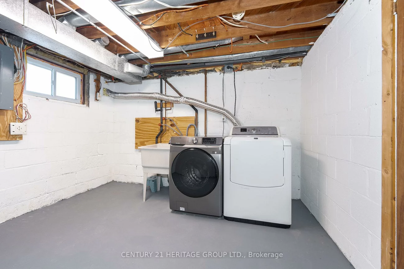 67, Savona, Alderwood, Toronto