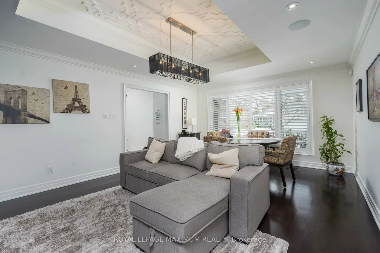 55, Ashmount, Willowridge-Martingrove-Richview, Toronto