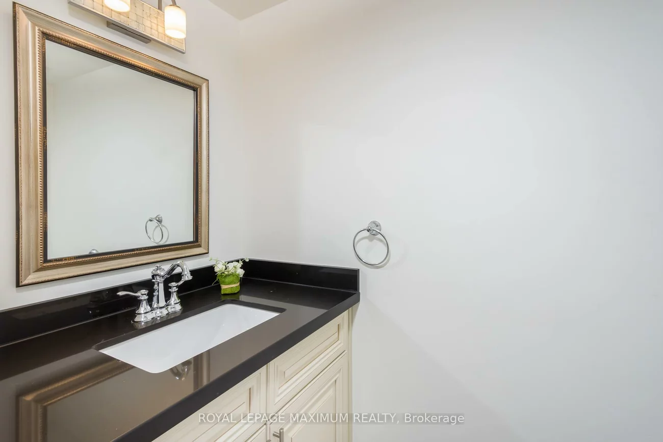 55, Ashmount, Willowridge-Martingrove-Richview, Toronto