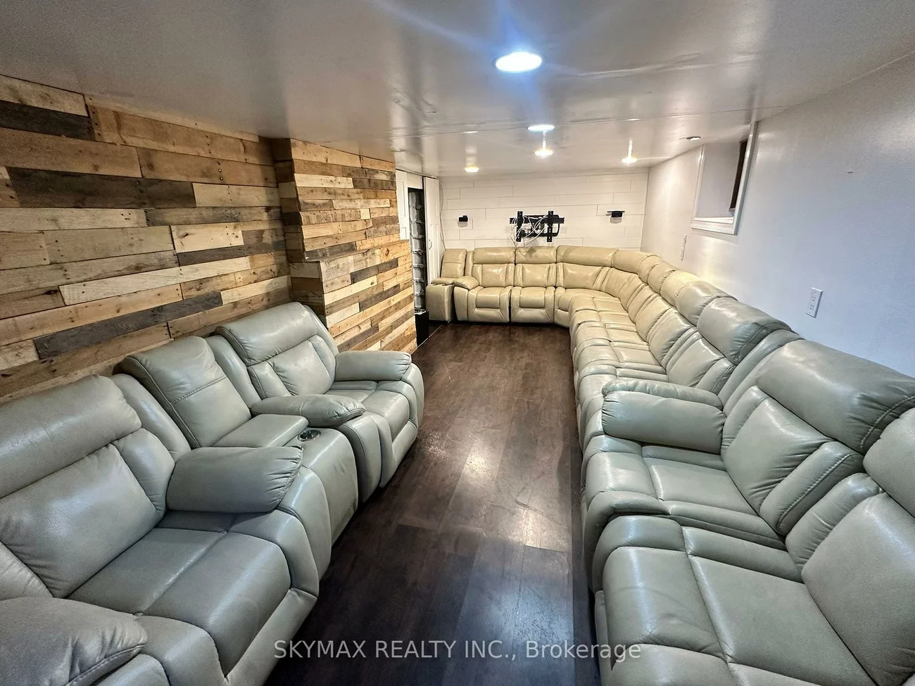 15, College, Thistletown-Beaumonde Heights, Toronto