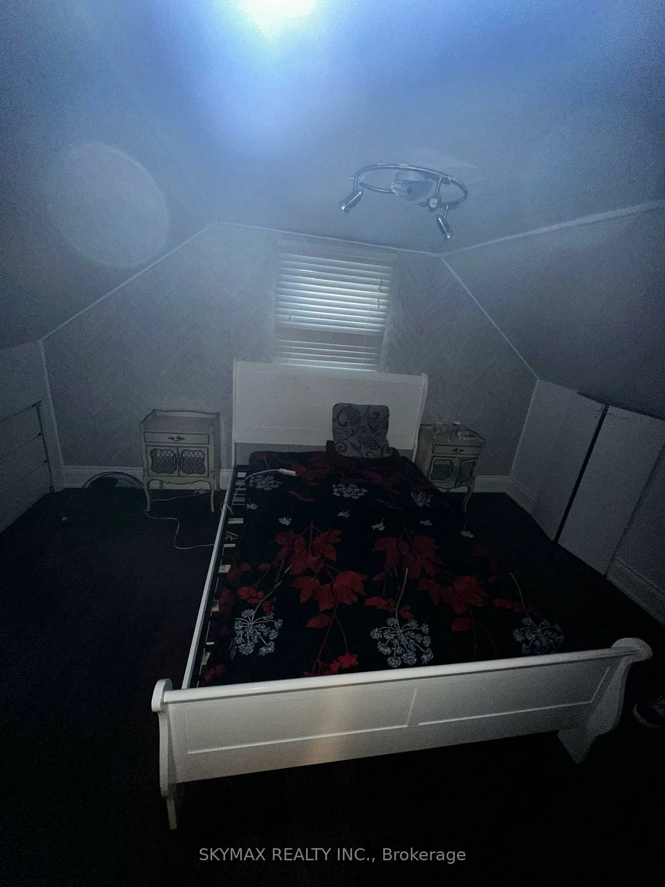 15, College, Thistletown-Beaumonde Heights, Toronto