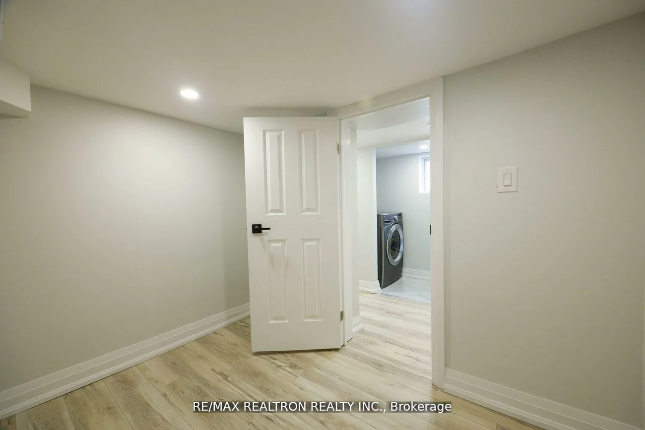 77, Hatherley, Caledonia-Fairbank, Toronto