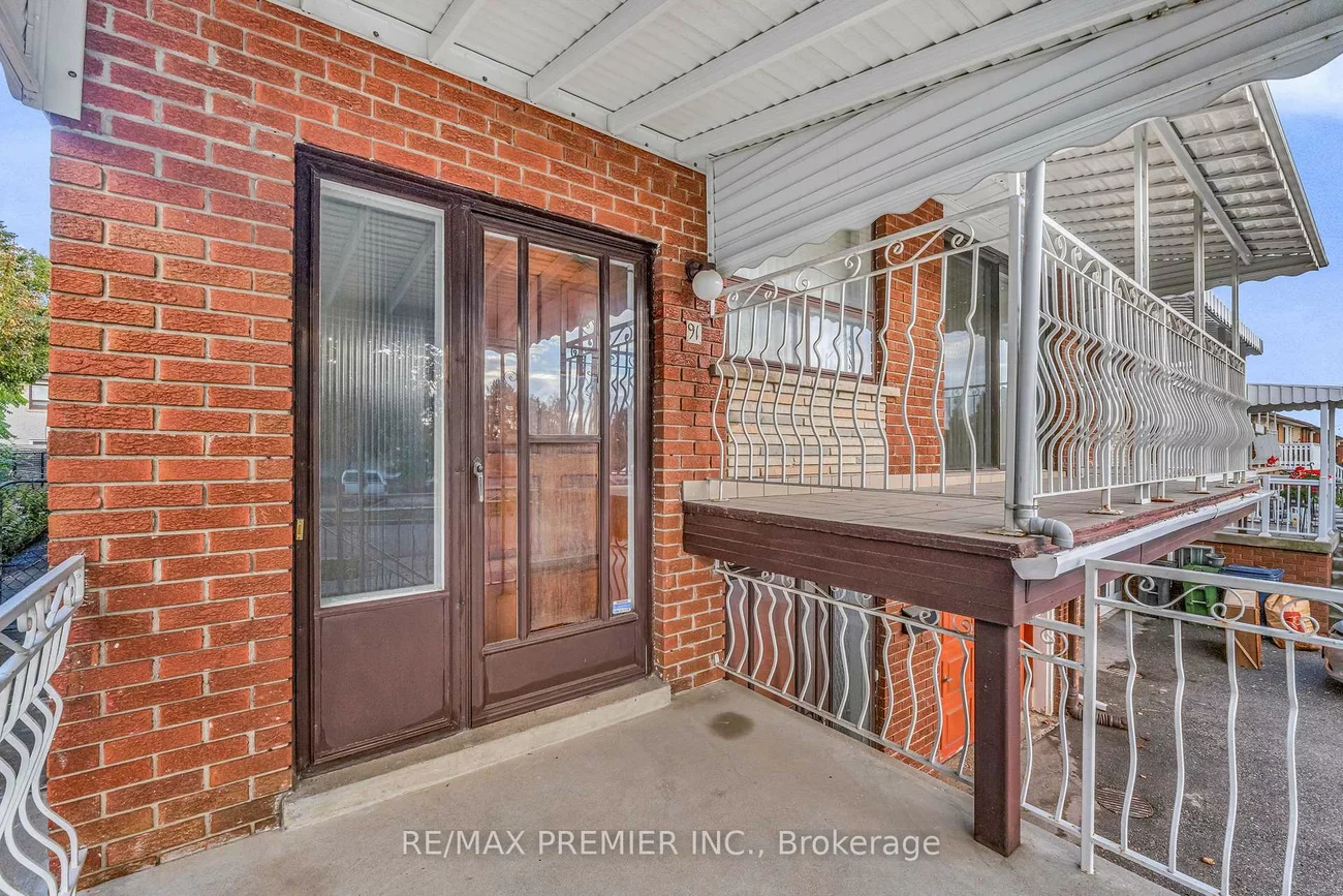 91, Hucknall, York University Heights, Toronto