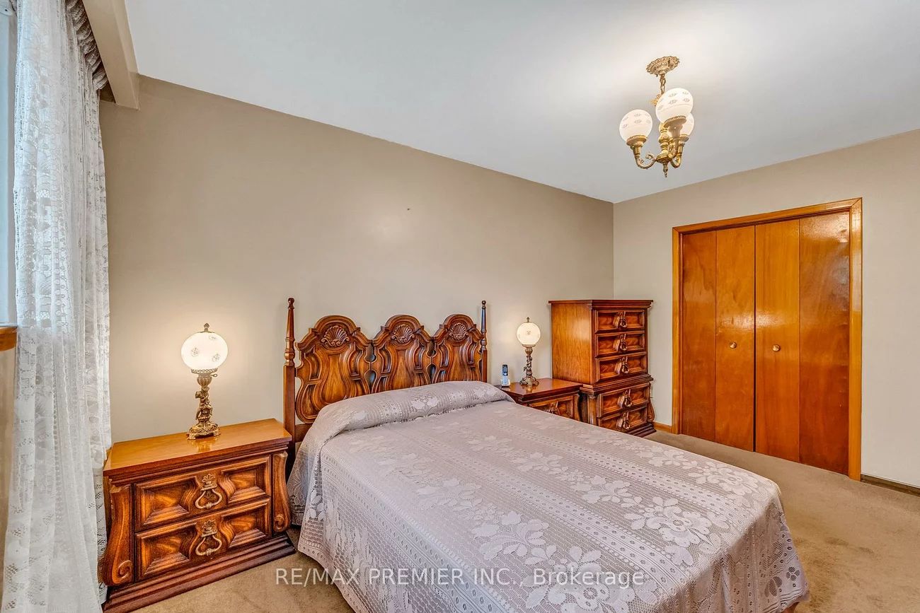 91, Hucknall, York University Heights, Toronto