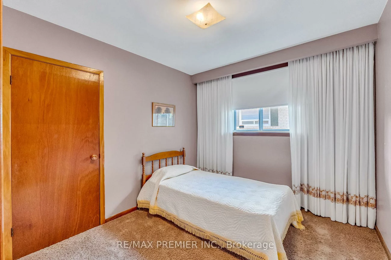 91, Hucknall, York University Heights, Toronto