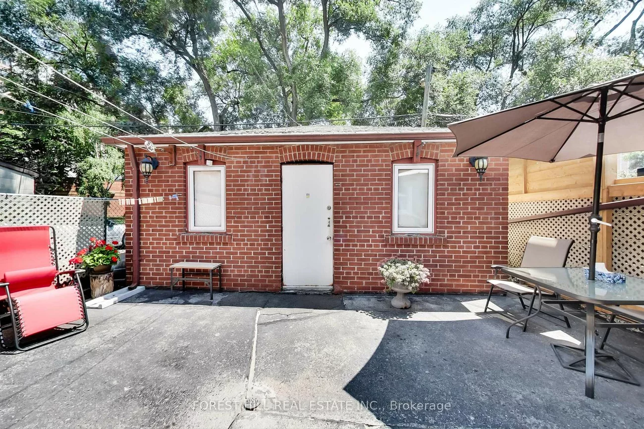 23, Lansdowne, Roncesvalles, Toronto