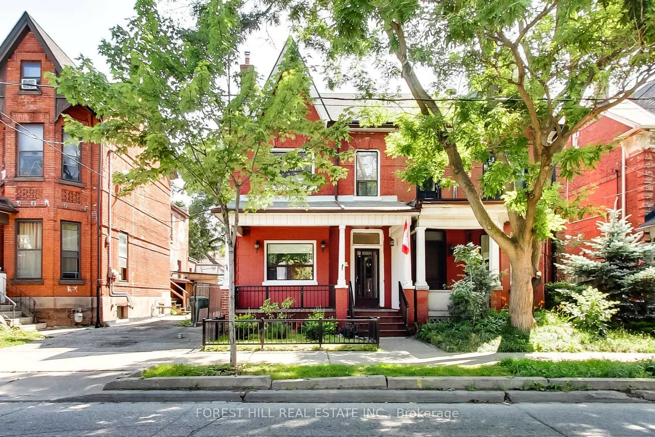 23, Lansdowne, Roncesvalles, Toronto
