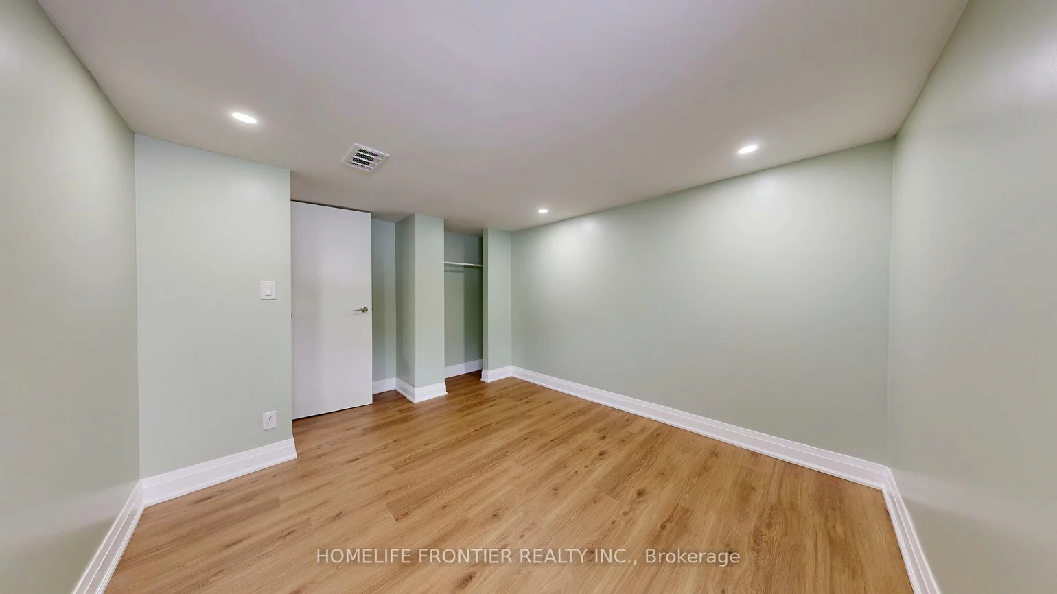 30, Farr, Mount Olive-Silverstone-Jamestown, Toronto