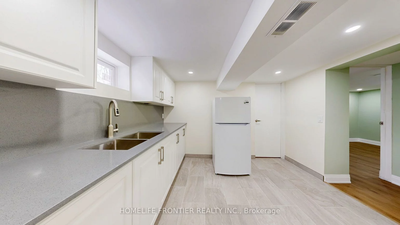 30, Farr, Mount Olive-Silverstone-Jamestown, Toronto