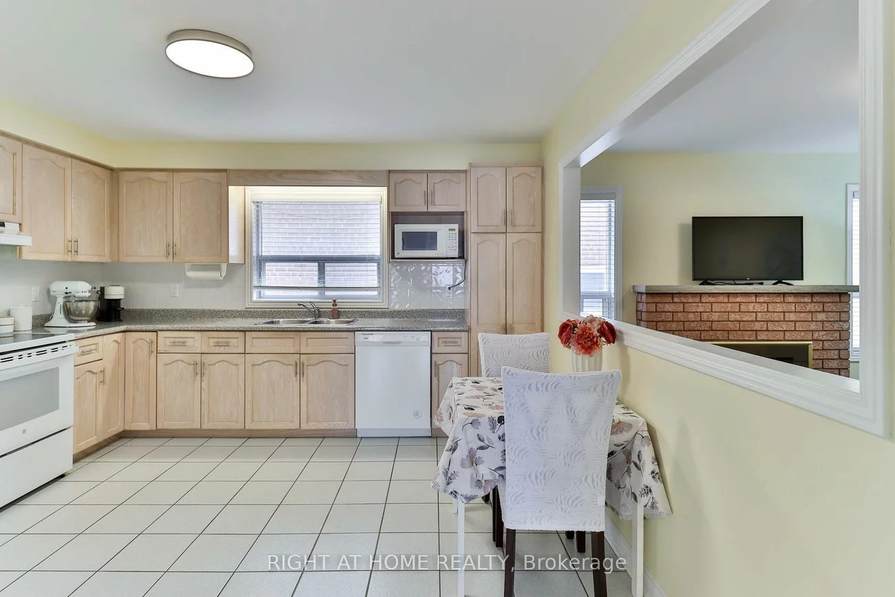 459, Maple Leaf, Maple Leaf, Toronto