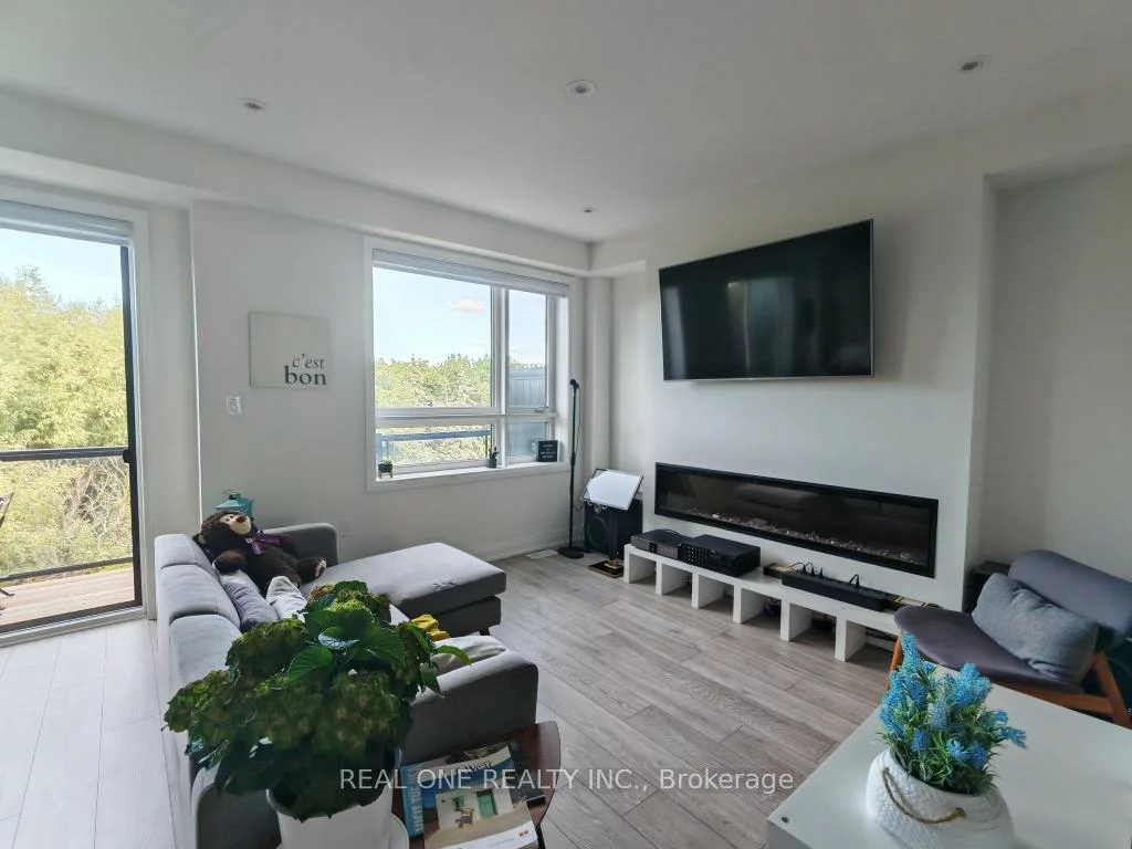 19, Woodstream, West Humber-Clairville, Toronto