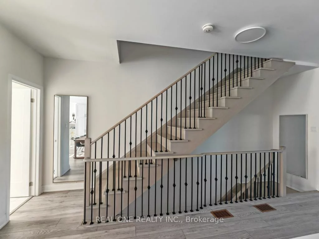 19, Woodstream, West Humber-Clairville, Toronto