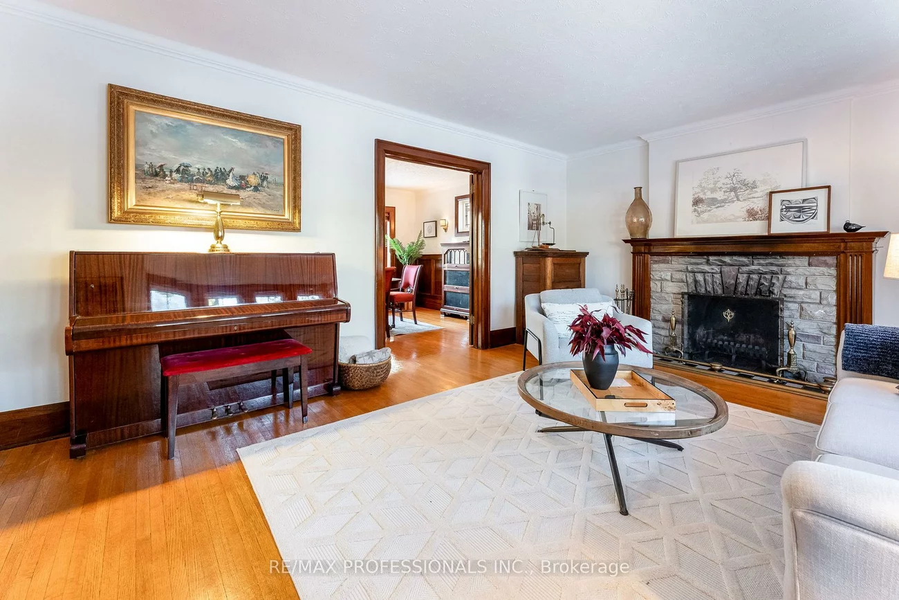 3, Lynngrove, Kingsway South, Toronto