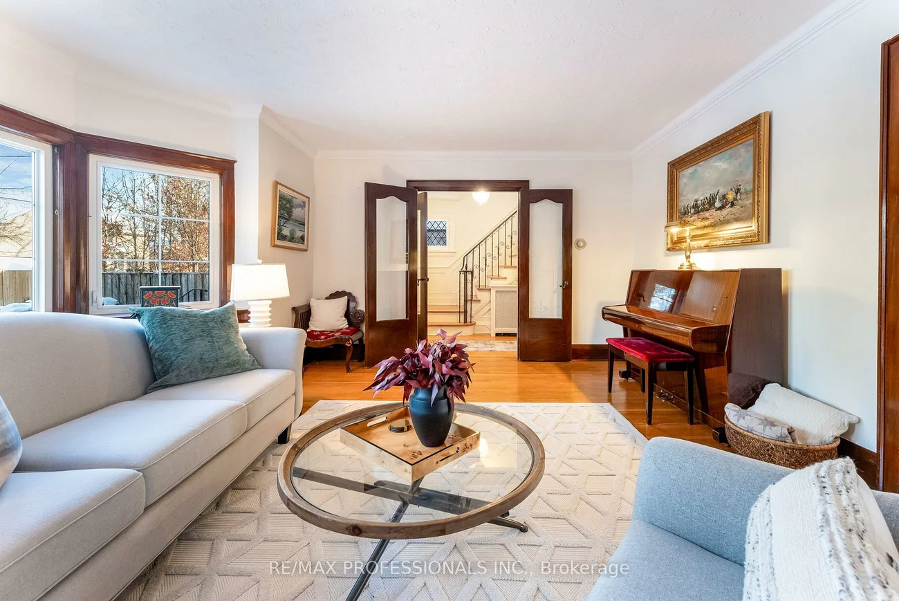 3, Lynngrove, Kingsway South, Toronto