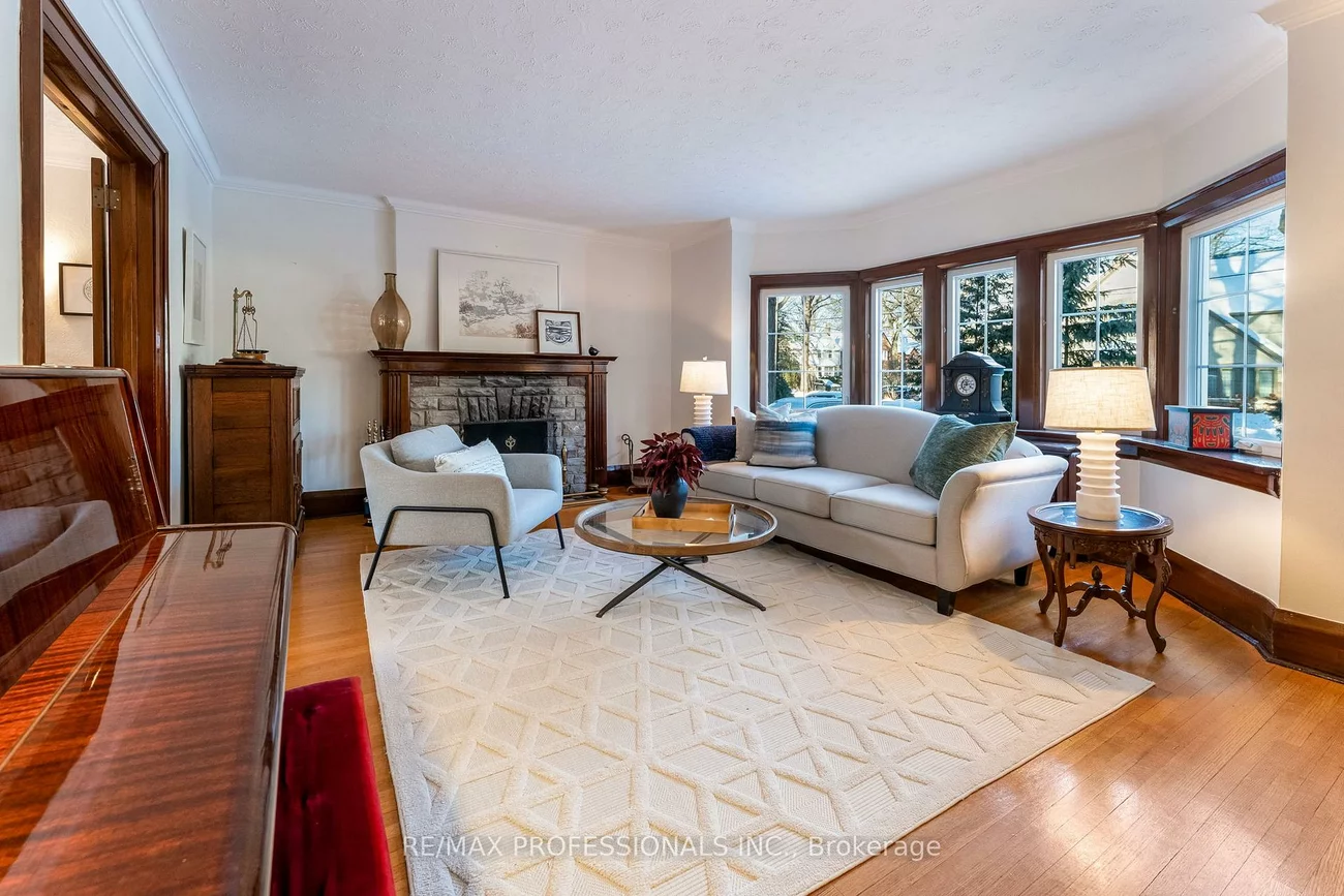 3, Lynngrove, Kingsway South, Toronto