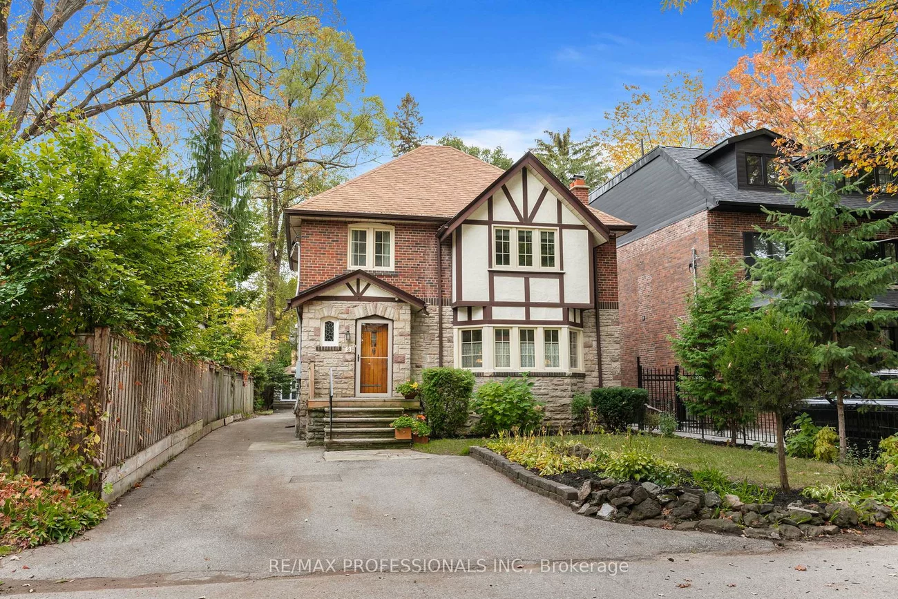 3, Lynngrove, Kingsway South, Toronto