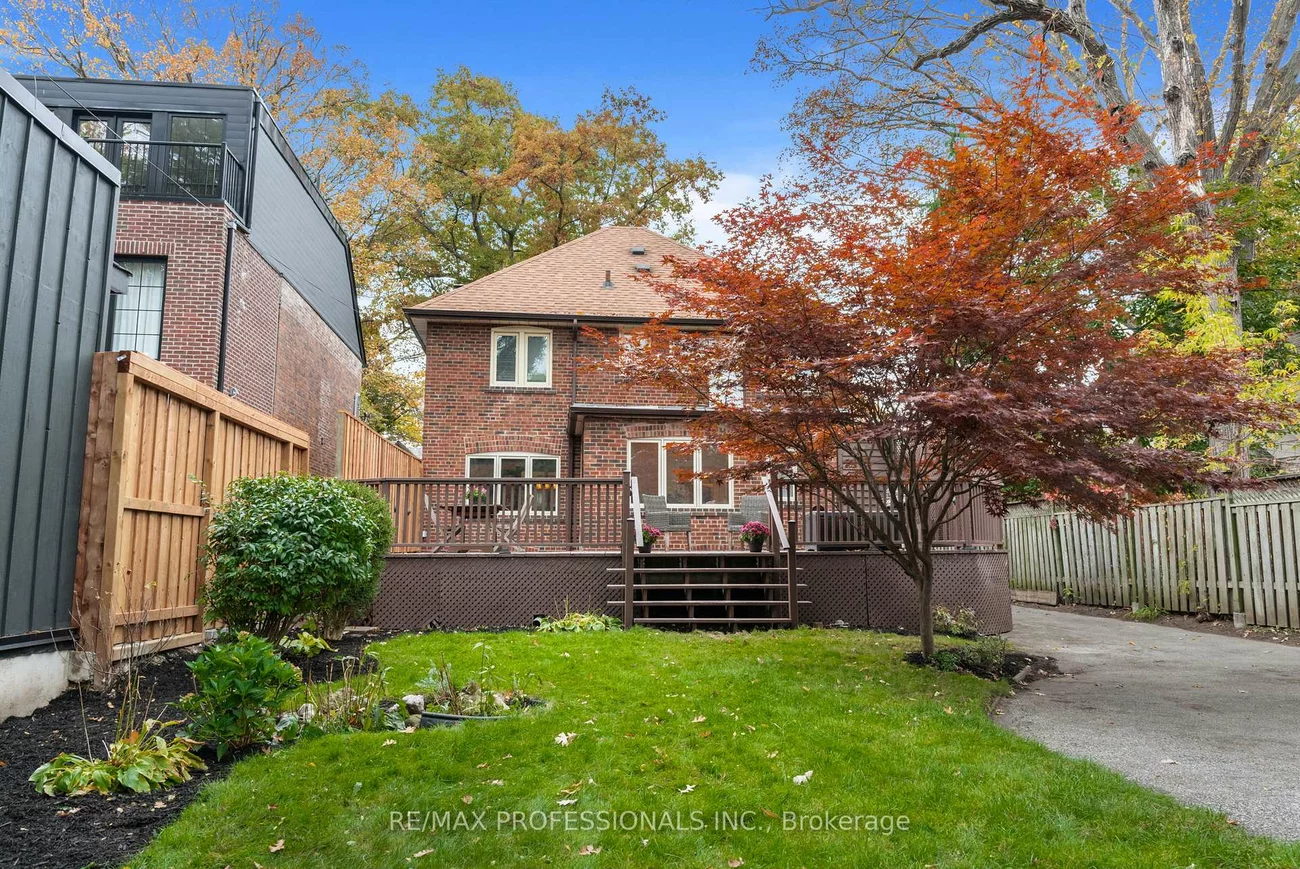 3, Lynngrove, Kingsway South, Toronto