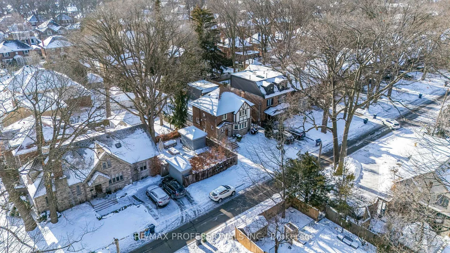 3, Lynngrove, Kingsway South, Toronto