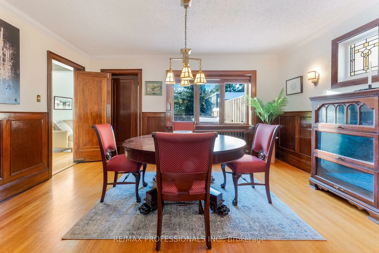 3, Lynngrove, Kingsway South, Toronto