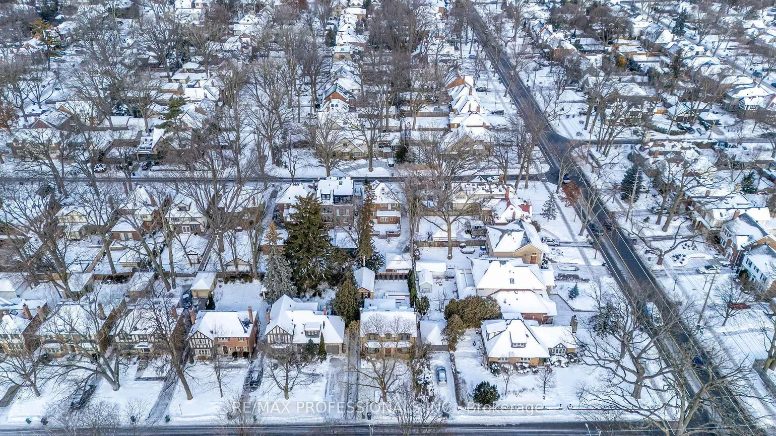 3, Lynngrove, Kingsway South, Toronto