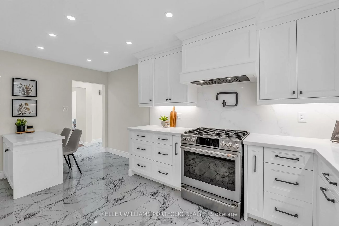 200, Lake Promenade, Long Branch, Toronto