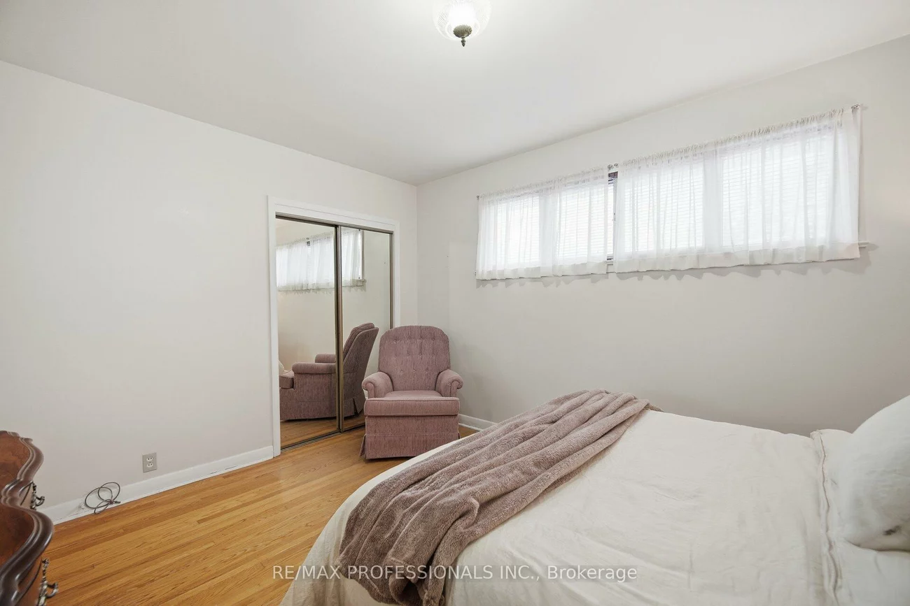 7, Pettit, Willowridge-Martingrove-Richview, Toronto