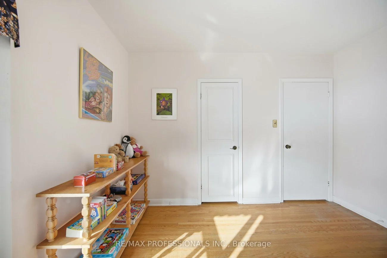 7, Pettit, Willowridge-Martingrove-Richview, Toronto