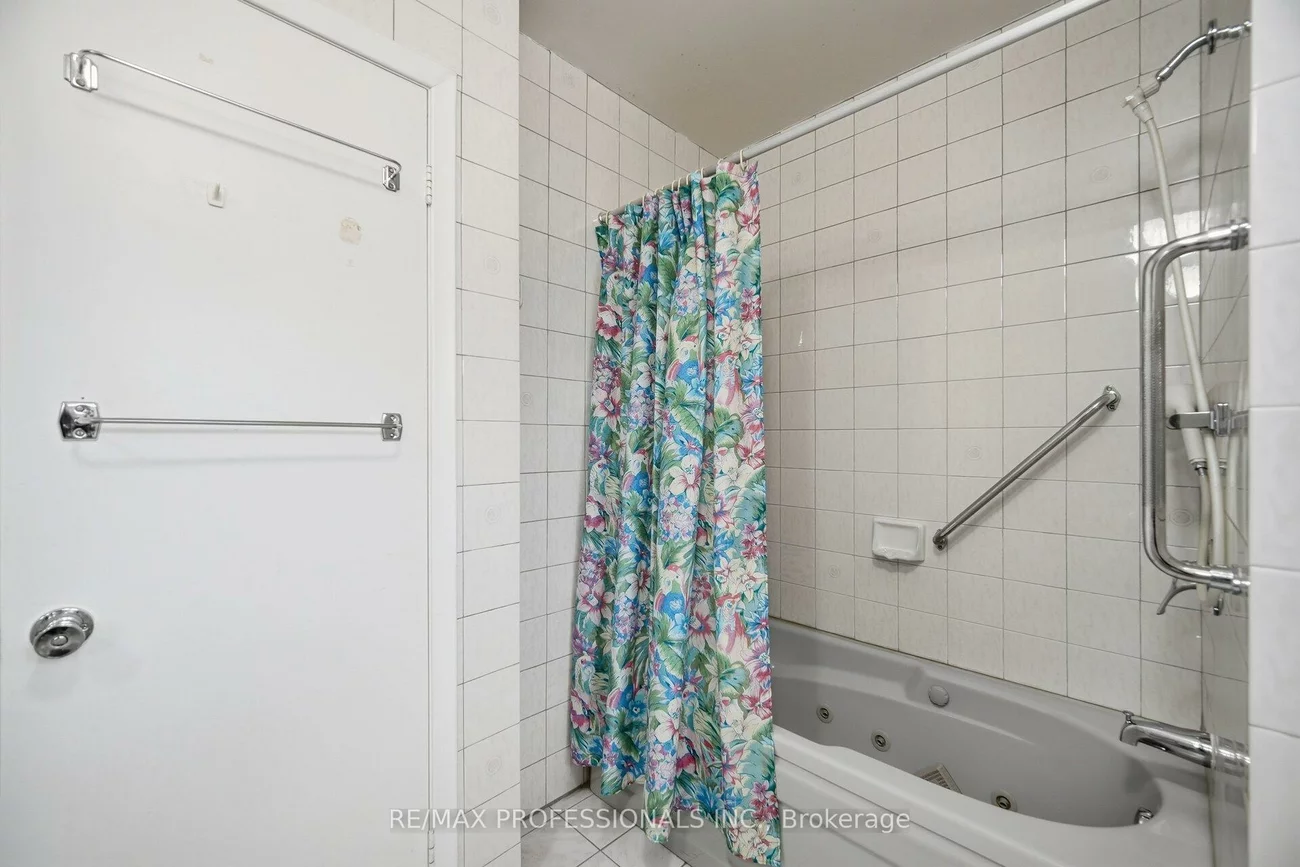 7, Pettit, Willowridge-Martingrove-Richview, Toronto