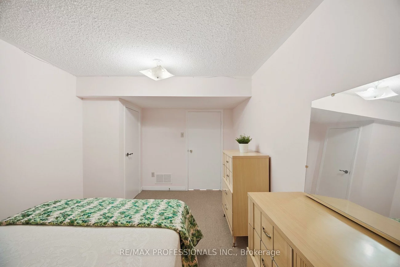 7, Pettit, Willowridge-Martingrove-Richview, Toronto