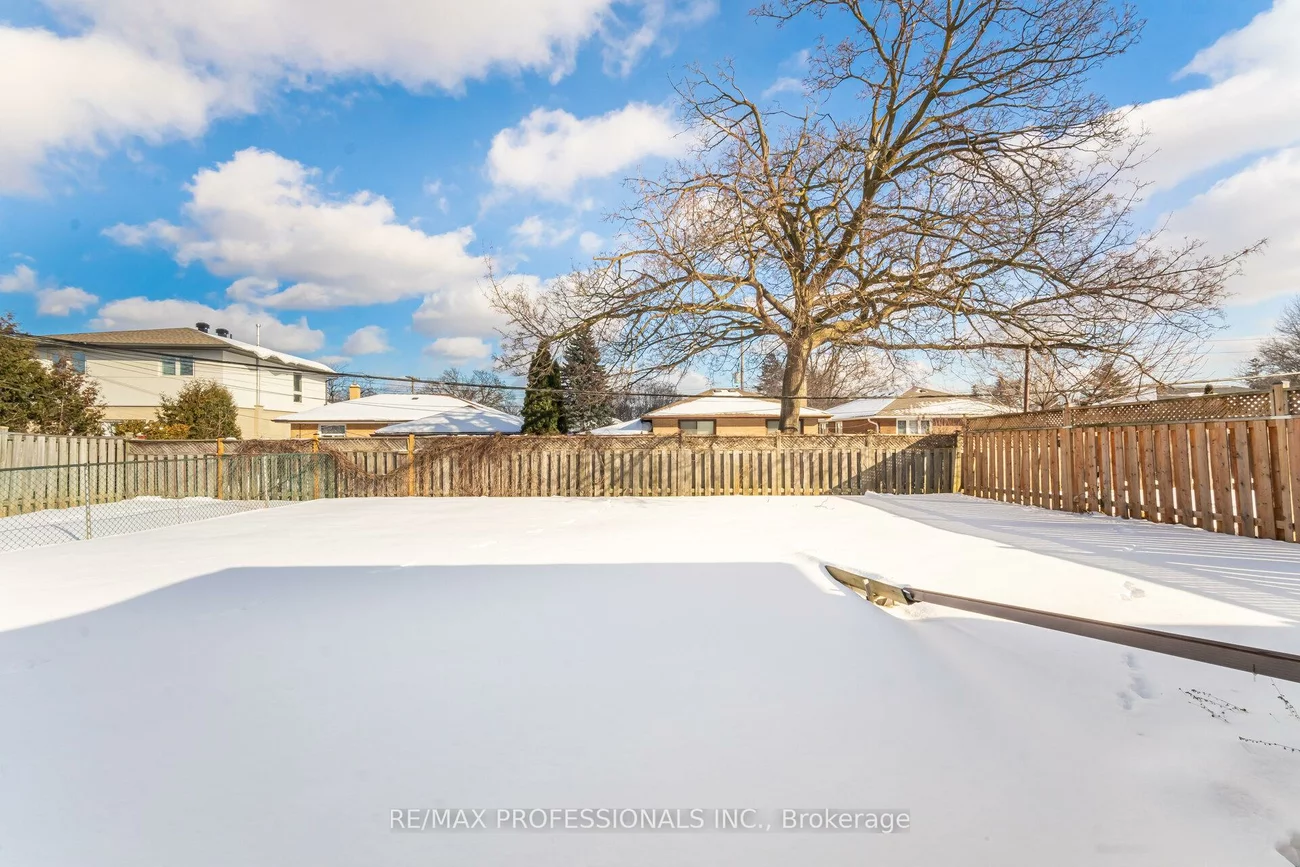 7, Pettit, Willowridge-Martingrove-Richview, Toronto