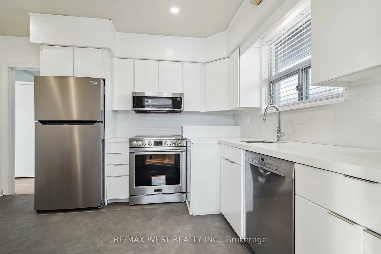 14, Ixworth, West Humber-Clairville, Toronto