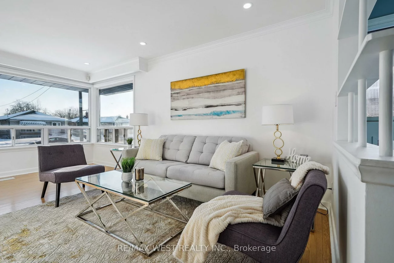 14, Ixworth, West Humber-Clairville, Toronto