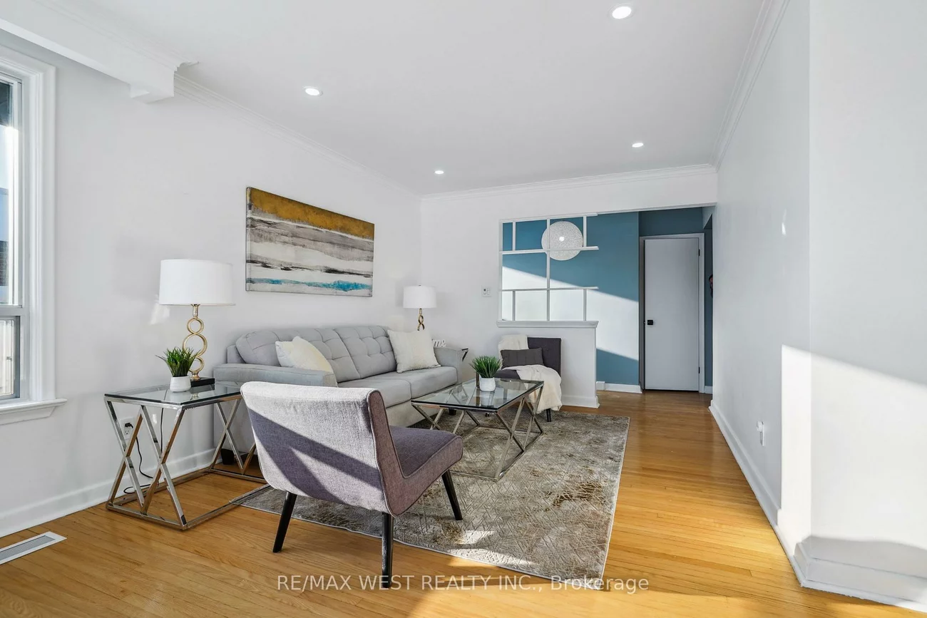 14, Ixworth, West Humber-Clairville, Toronto