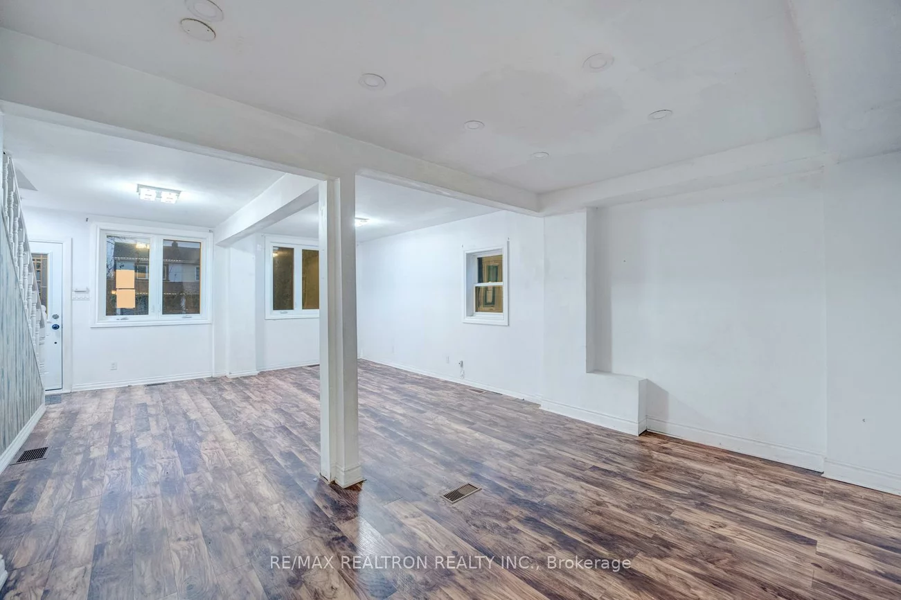 55, Chambers, Weston-Pellam Park, Toronto