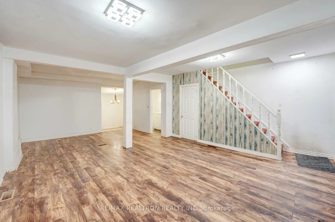 55, Chambers, Weston-Pellam Park, Toronto