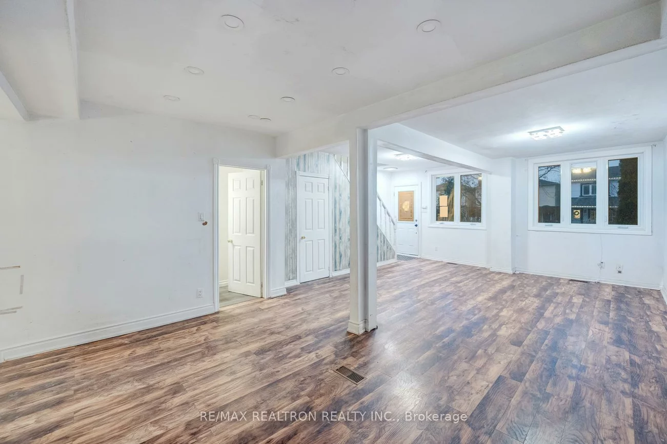 55, Chambers, Weston-Pellam Park, Toronto