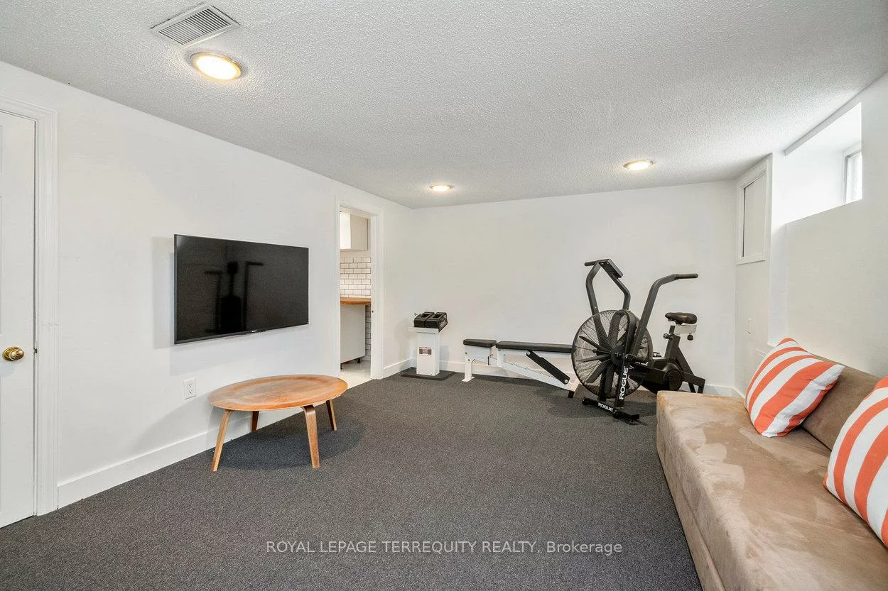 261, Blackthorn, Weston-Pellam Park, Toronto