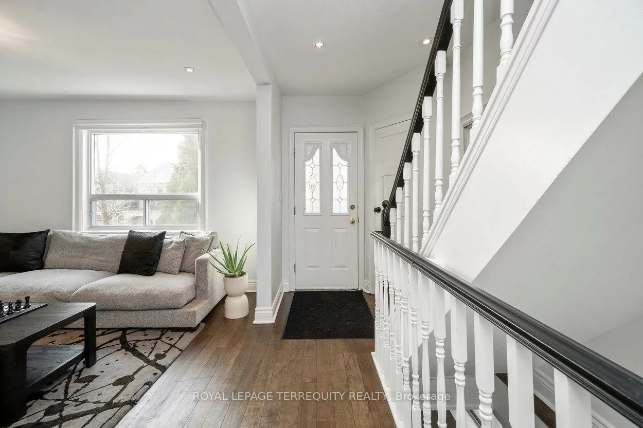 261, Blackthorn, Weston-Pellam Park, Toronto