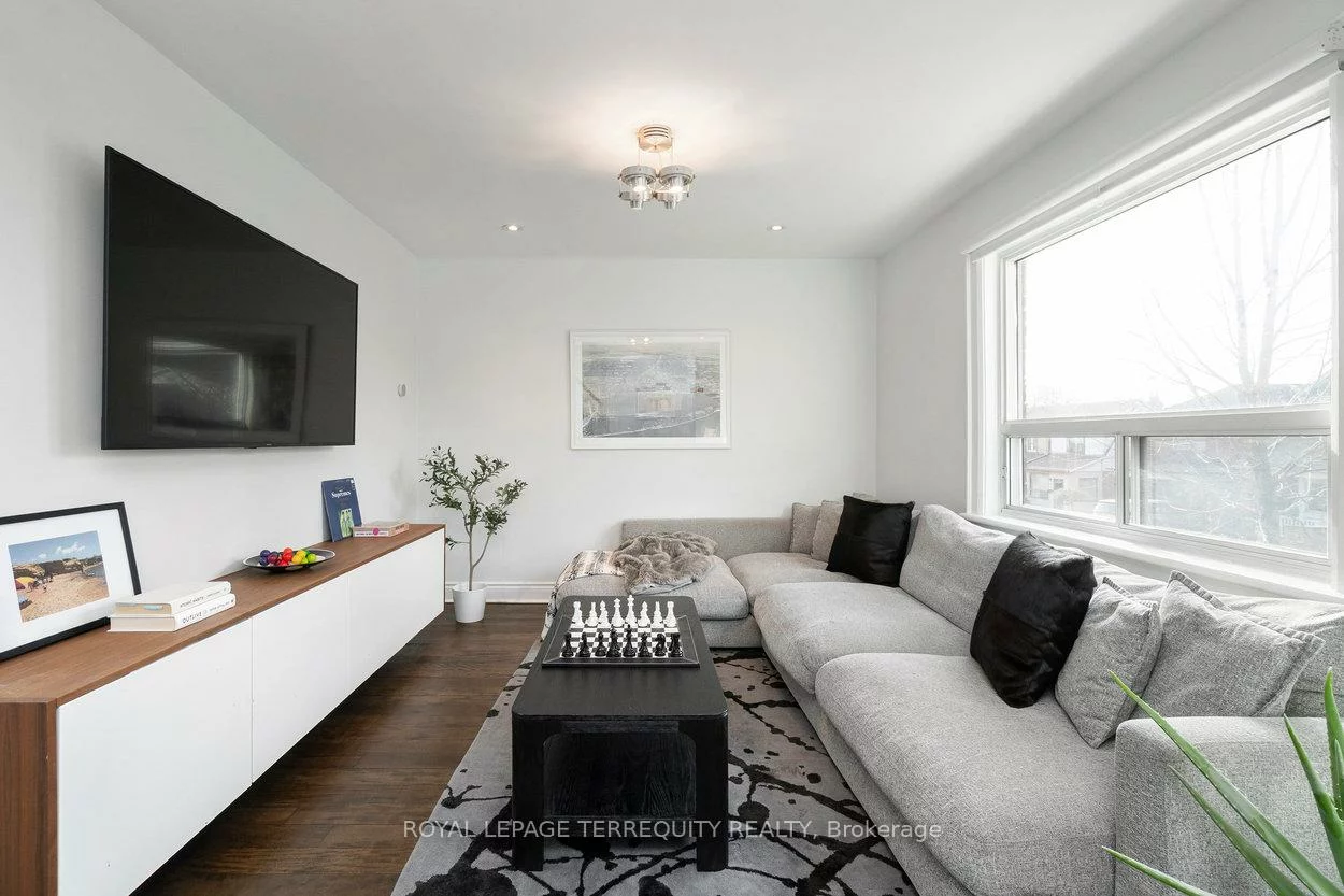 261, Blackthorn, Weston-Pellam Park, Toronto