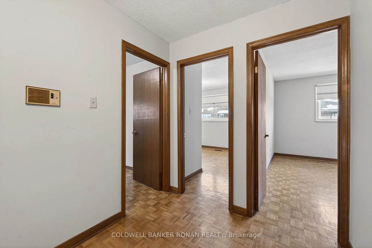 74, Minglehaze, Mount Olive-Silverstone-Jamestown, Toronto