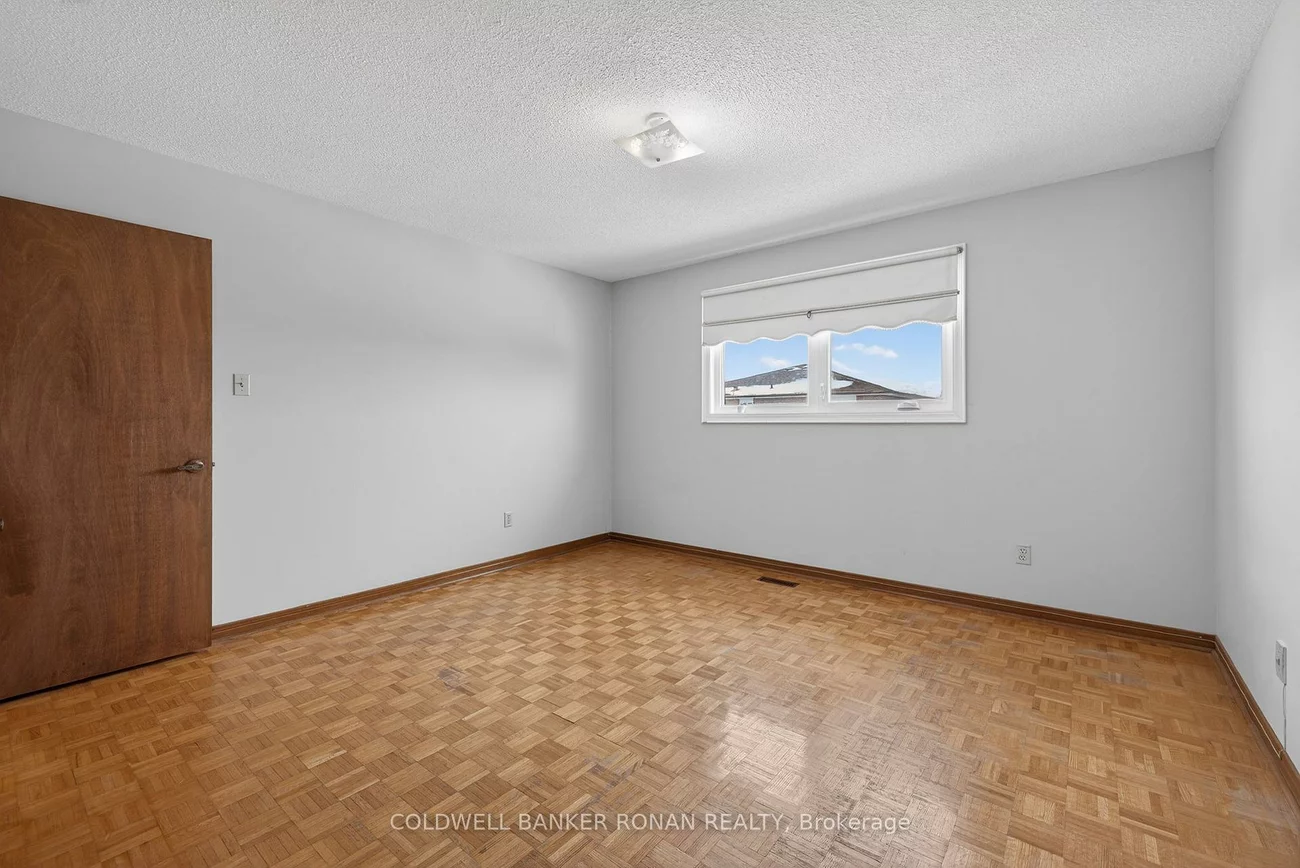 74, Minglehaze, Mount Olive-Silverstone-Jamestown, Toronto