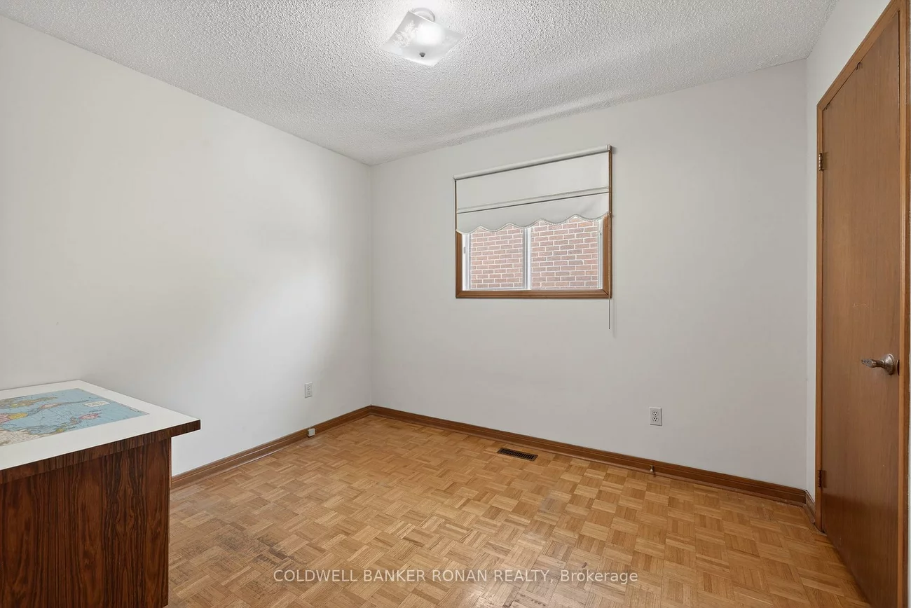 74, Minglehaze, Mount Olive-Silverstone-Jamestown, Toronto