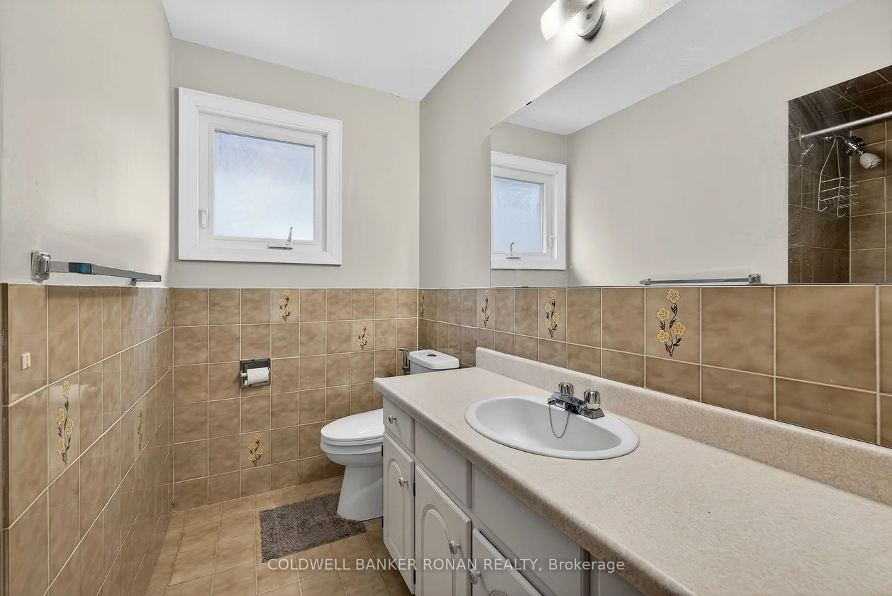 74, Minglehaze, Mount Olive-Silverstone-Jamestown, Toronto