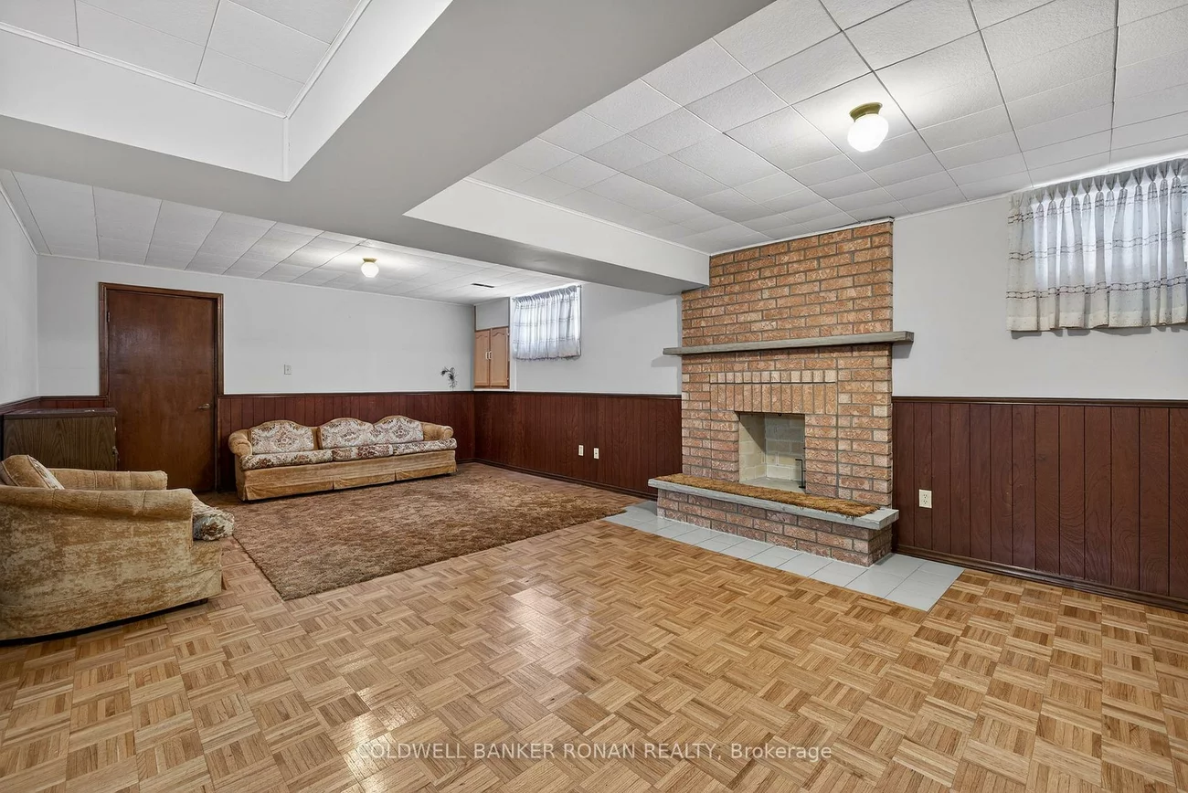 74, Minglehaze, Mount Olive-Silverstone-Jamestown, Toronto