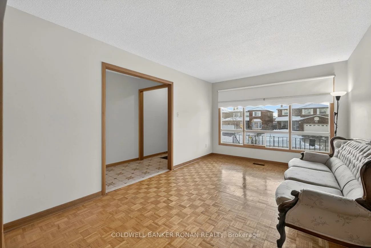 74, Minglehaze, Mount Olive-Silverstone-Jamestown, Toronto