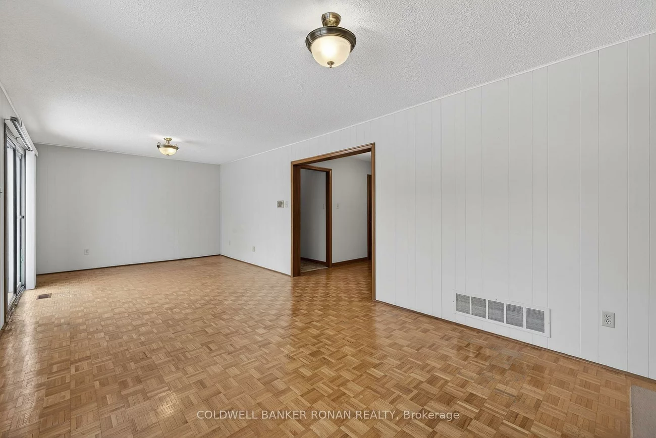 74, Minglehaze, Mount Olive-Silverstone-Jamestown, Toronto