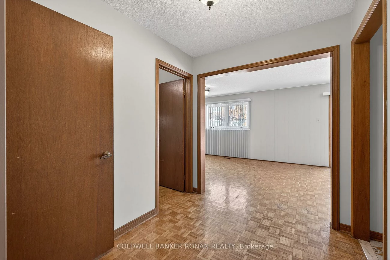 74, Minglehaze, Mount Olive-Silverstone-Jamestown, Toronto